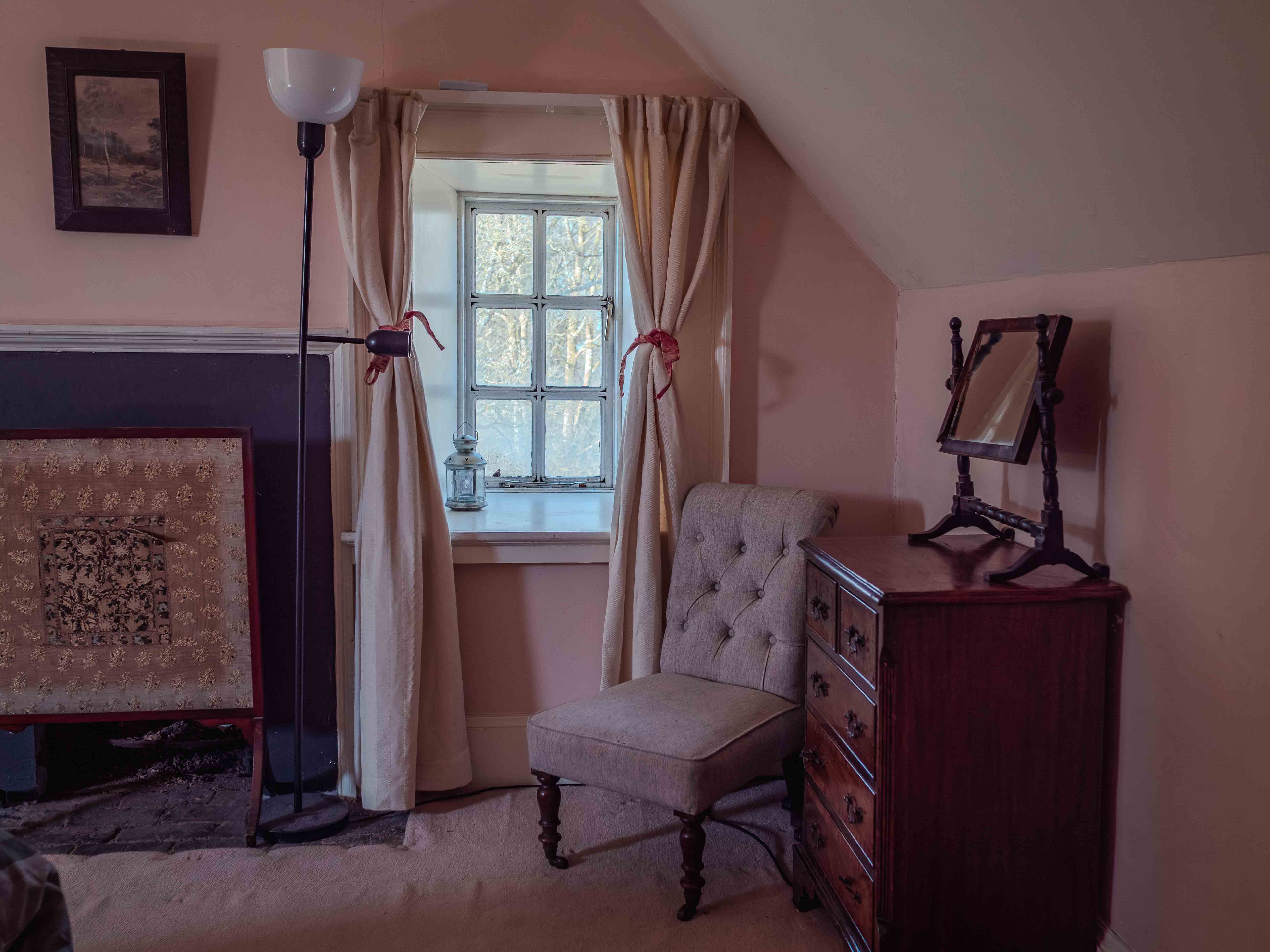 A romantic period suite in the Georgian house at Ballinderry Park